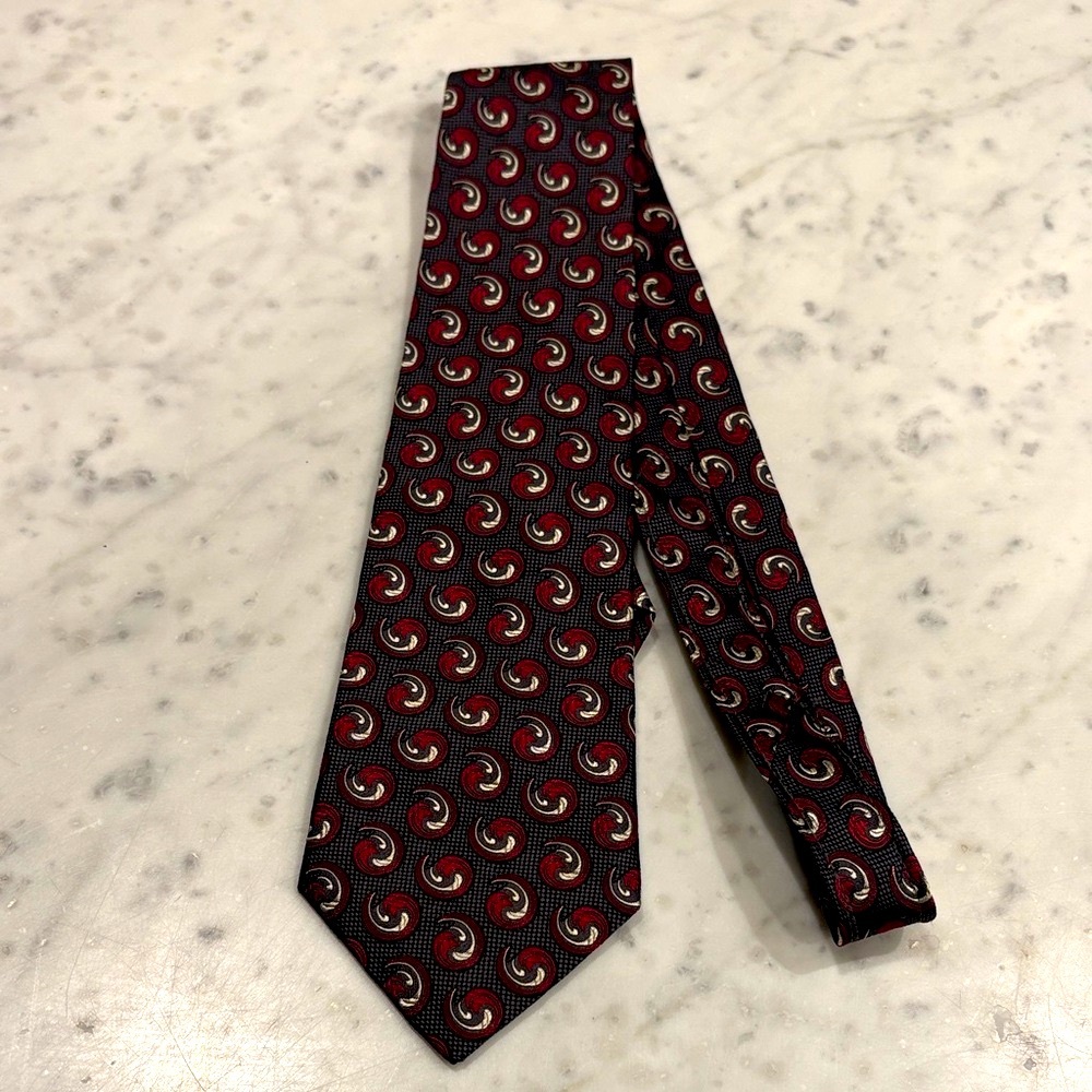 Men’s Countess Mara Masterpiece, All Silk neck tie, Like new pre owned condition